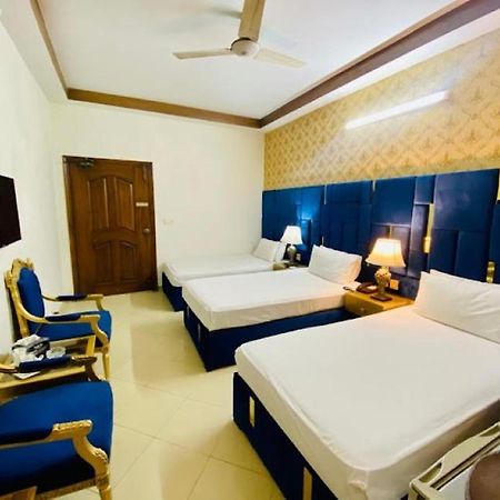 Hotel B R Lounge Multan Exterior foto