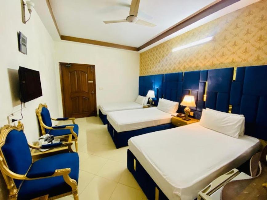 Hotel B R Lounge Multan Exterior foto