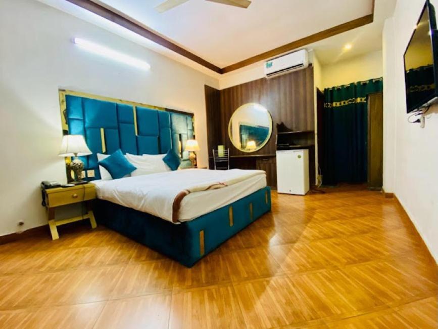 Hotel B R Lounge Multan Exterior foto